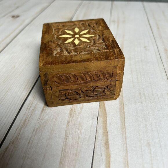 Vintage Wooden Carved Hinged Trinket Jewelry Ring Box 3 X 1.75 in - Picture 3 of 9